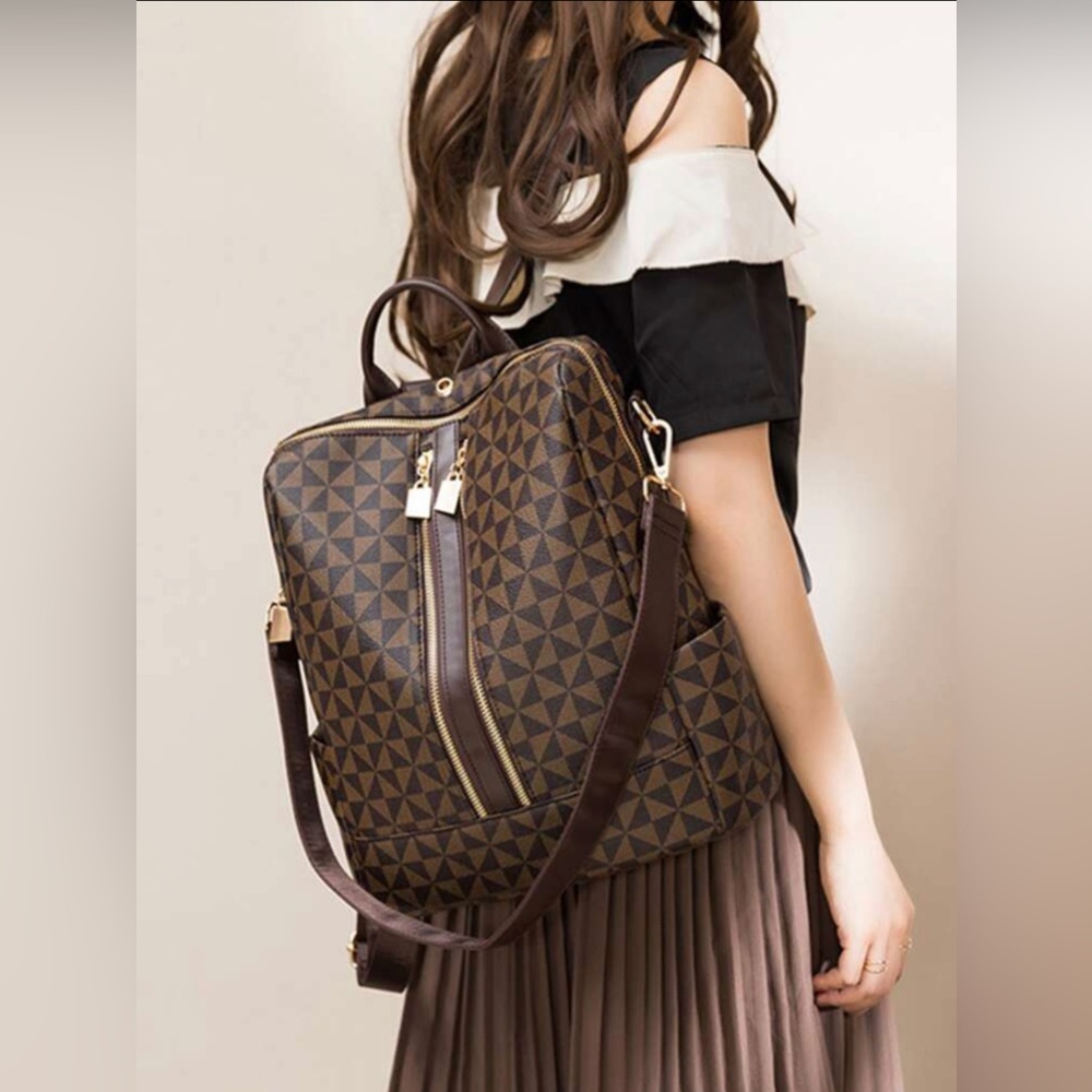 NEW❤️❤️gorgeous Printed Backpack